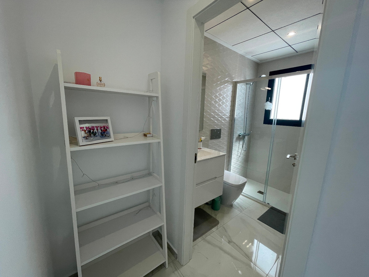 Se vende Villa - Chalet de 3 dormitorios en Costa Blanca, Alicante, España
