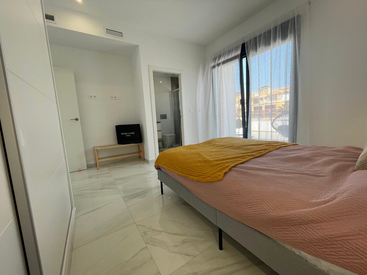 Se vende Villa - Chalet de 3 dormitorios en Costa Blanca, Alicante, España