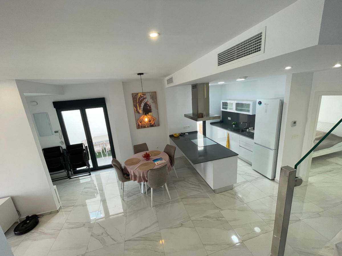 Se vende Villa - Chalet de 3 dormitorios en Costa Blanca, Alicante, España