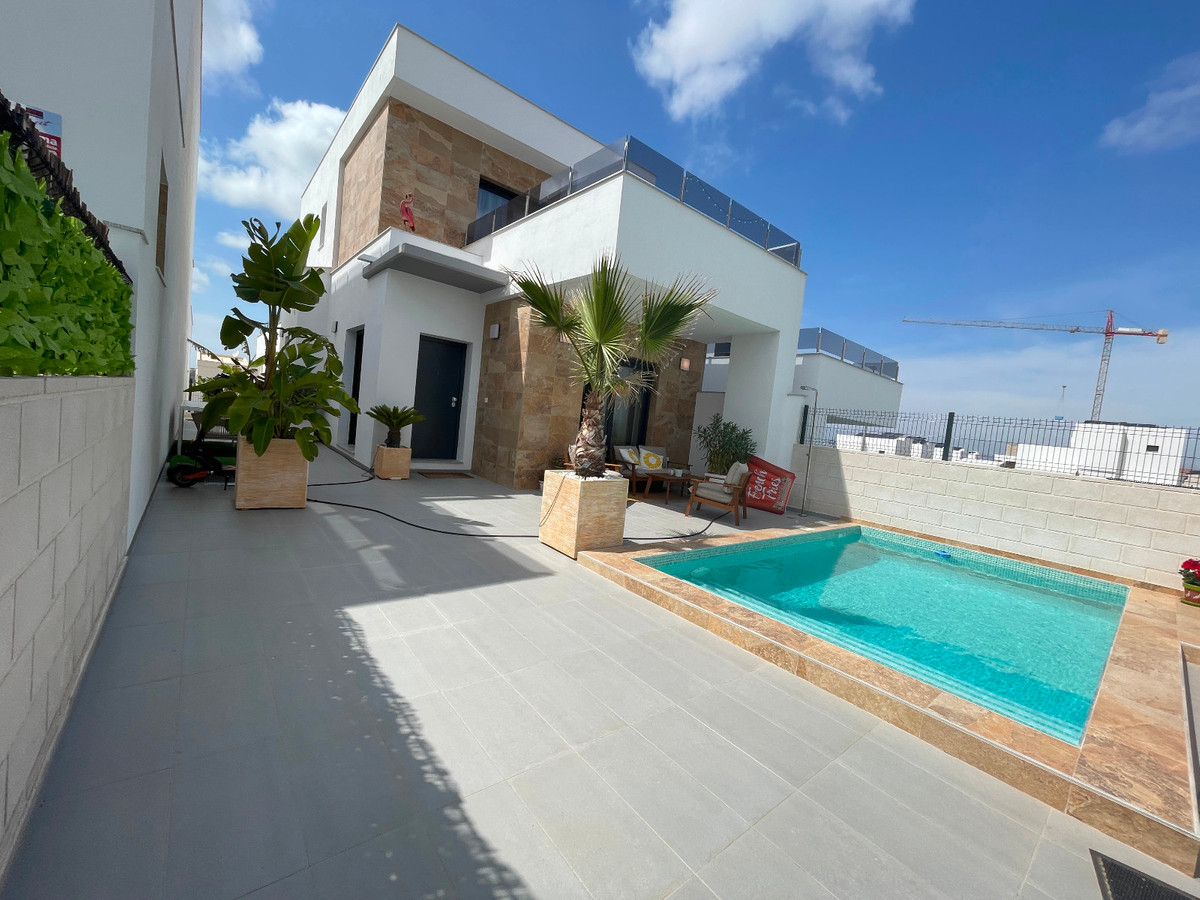 Se vende Villa - Chalet de 3 dormitorios en Costa Blanca, Alicante, España