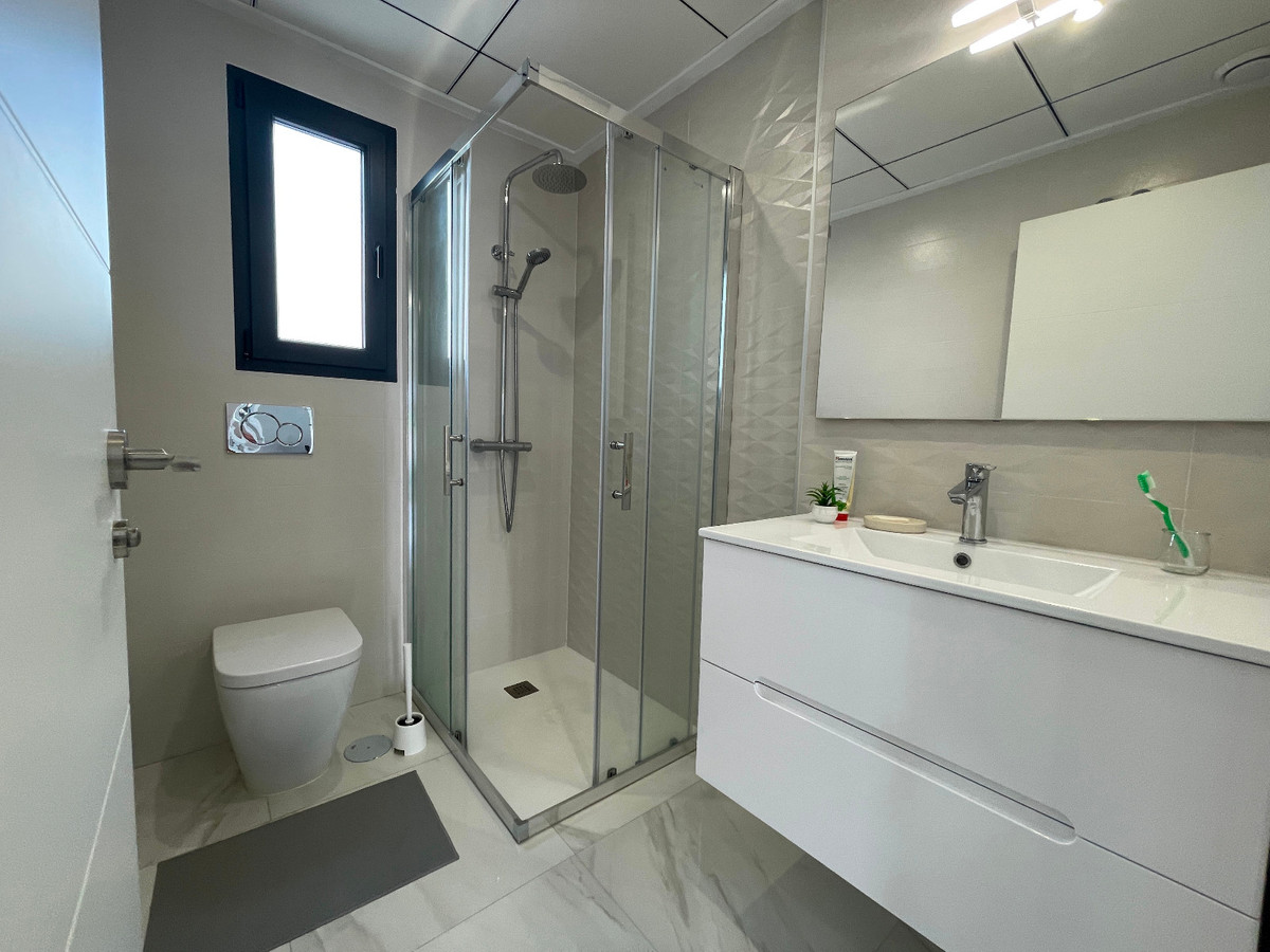 Se vende Villa - Chalet de 3 dormitorios en Costa Blanca, Alicante, España