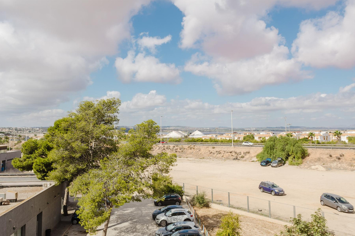 Se vende Apartamento Planta Media de 3 dormitorios en Costa Blanca, Alicante, España