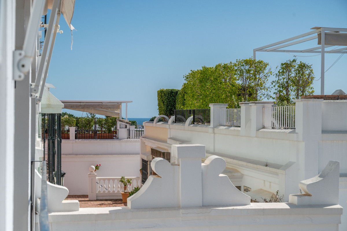 3 Bed Townhouse for sale in Nueva Andalucía Costa Del Sol, Málaga, Spain