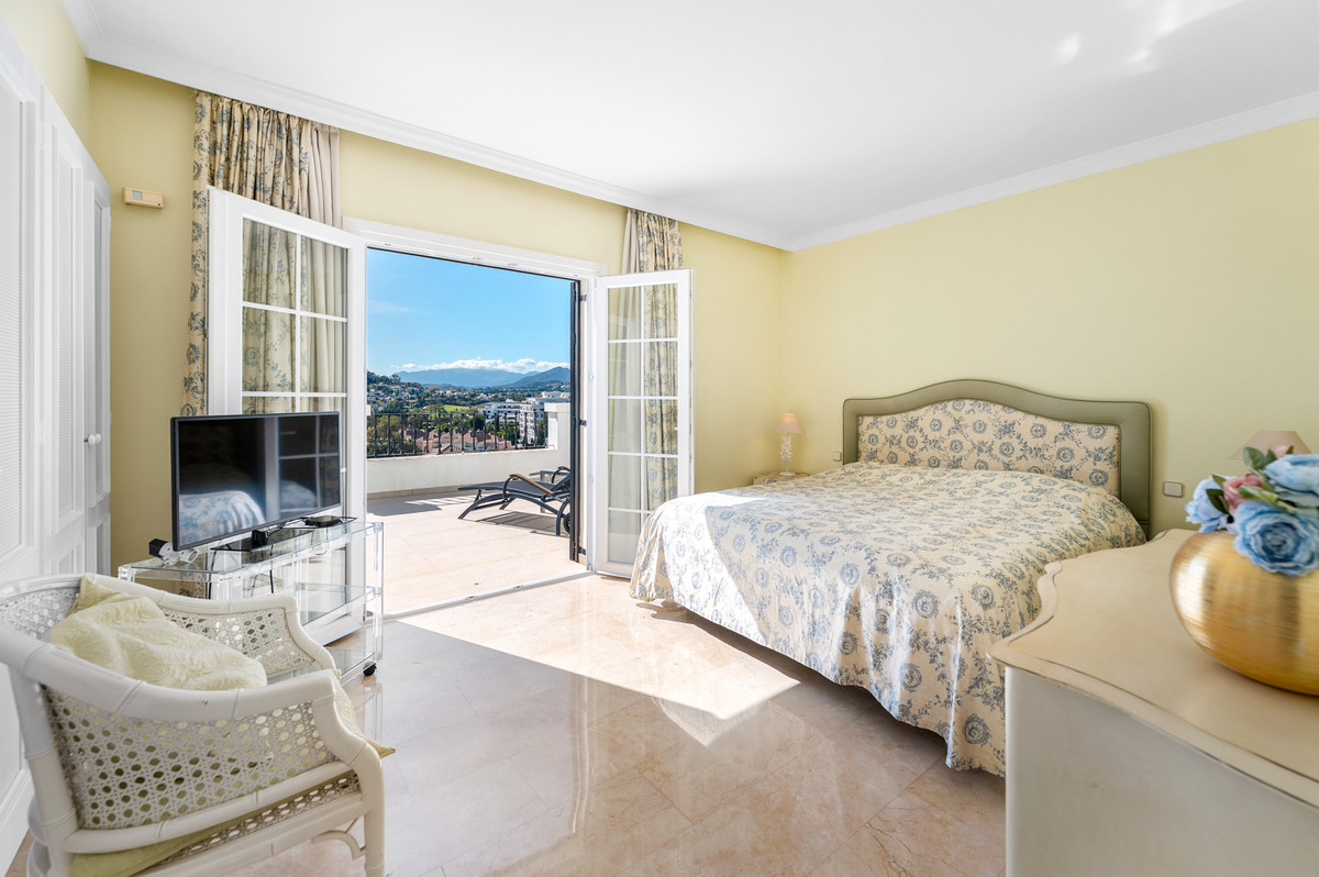 3 Bed Townhouse for sale in Nueva Andalucía Costa Del Sol, Málaga, Spain