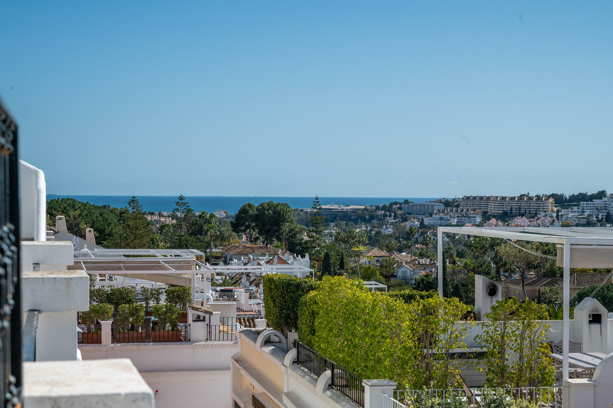 3 Bed Townhouse for sale in Nueva Andalucía Costa Del Sol, Málaga, Spain