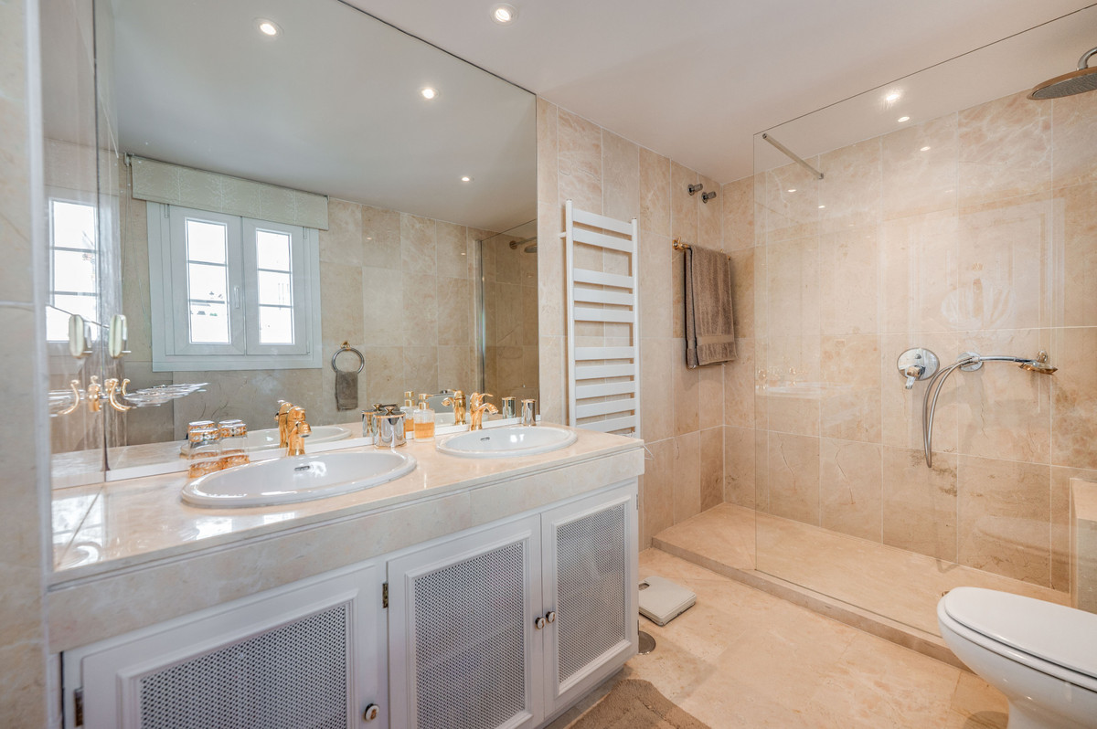 3 Bed Townhouse for sale in Nueva Andalucía Costa Del Sol, Málaga, Spain