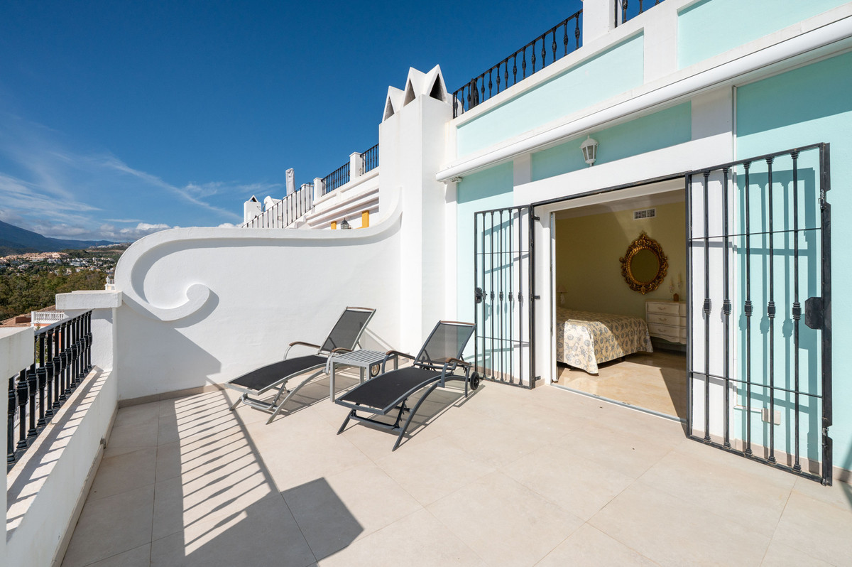 3 Bed Townhouse for sale in Nueva Andalucía Costa Del Sol, Málaga, Spain