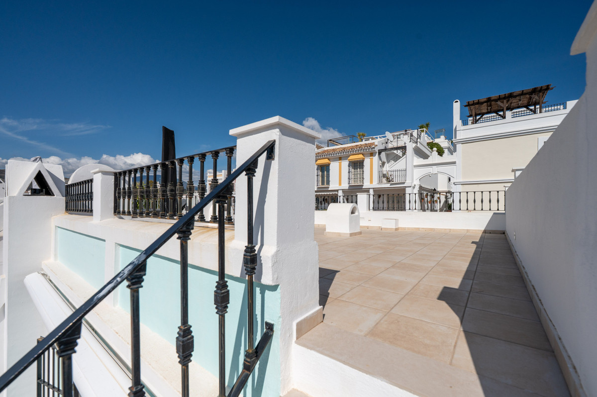 3 Bed Townhouse for sale in Nueva Andalucía Costa Del Sol, Málaga, Spain