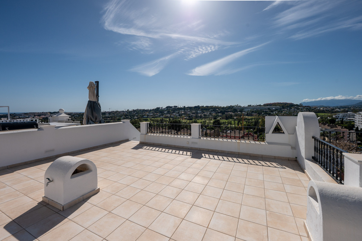 3 Bed Townhouse for sale in Nueva Andalucía Costa Del Sol, Málaga, Spain