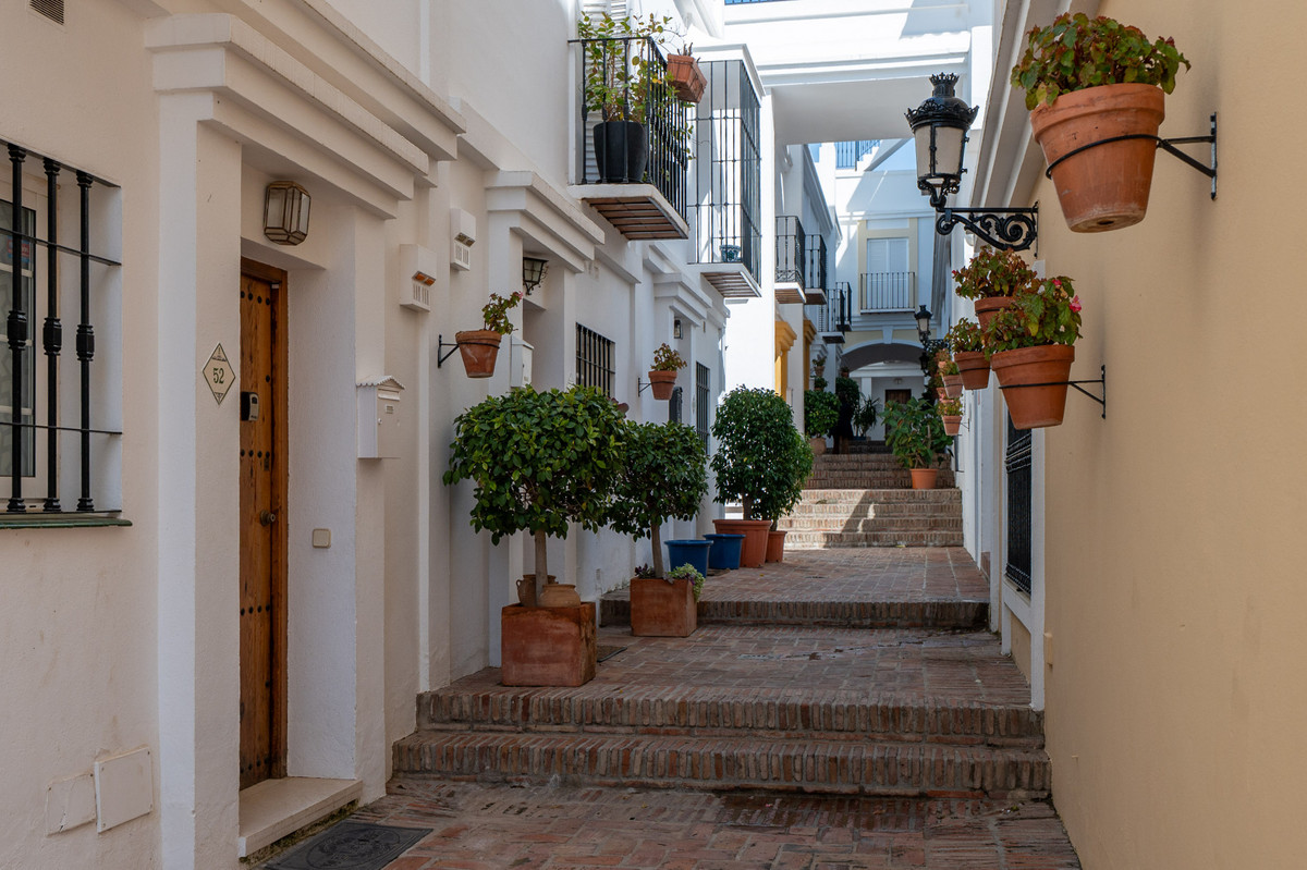 3 Bed Townhouse for sale in Nueva Andalucía Costa Del Sol, Málaga, Spain