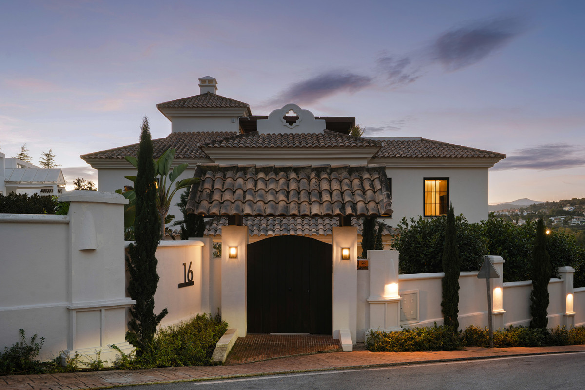 Se vende Villa - Chalet de 6 dormitorios en Costa Del Sol, Málaga, España