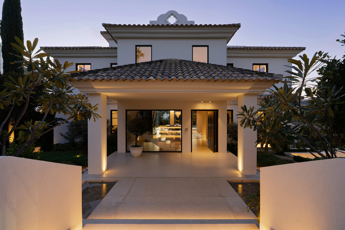 Se vende Villa - Chalet de 6 dormitorios en Costa Del Sol, Málaga, España