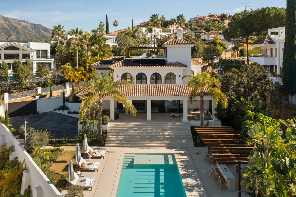 Se vende Villa - Chalet de 6 dormitorios en Costa Del Sol, Málaga, España