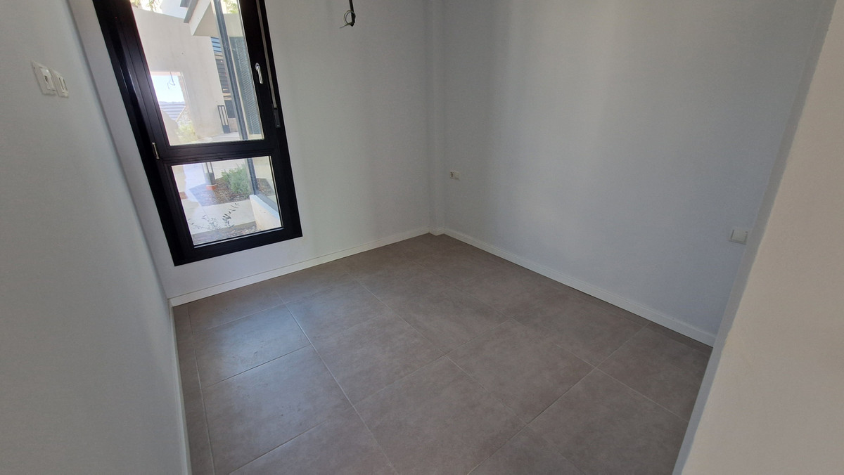 3 Bed Apartment for sale in Estepona Costa Del Sol, Málaga, Spain