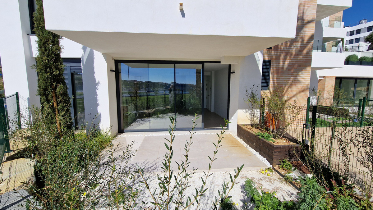 3 Bed Apartment for sale in Estepona Costa Del Sol, Málaga, Spain