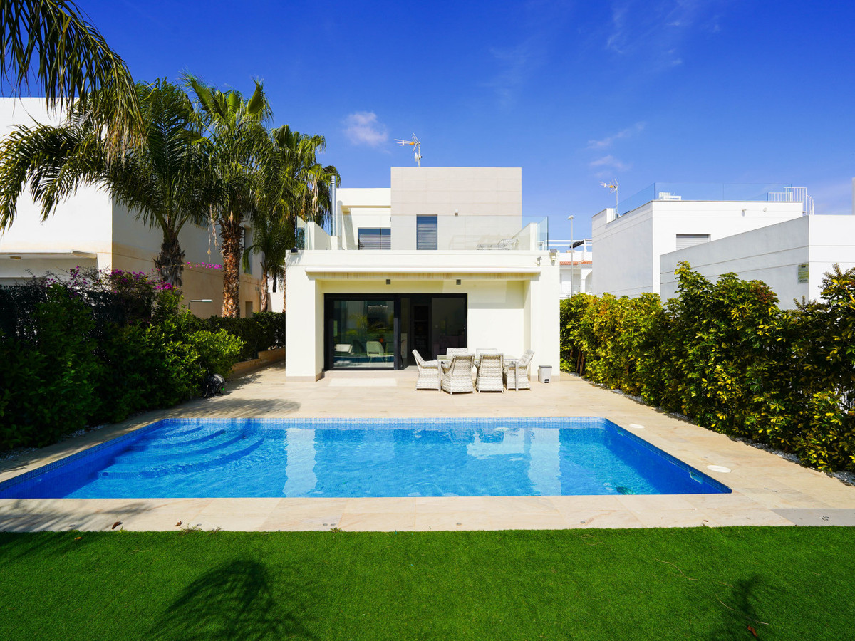 3 Bed Townhouse for sale in Ciudad Quesada Costa Blanca, Alicante, Spain