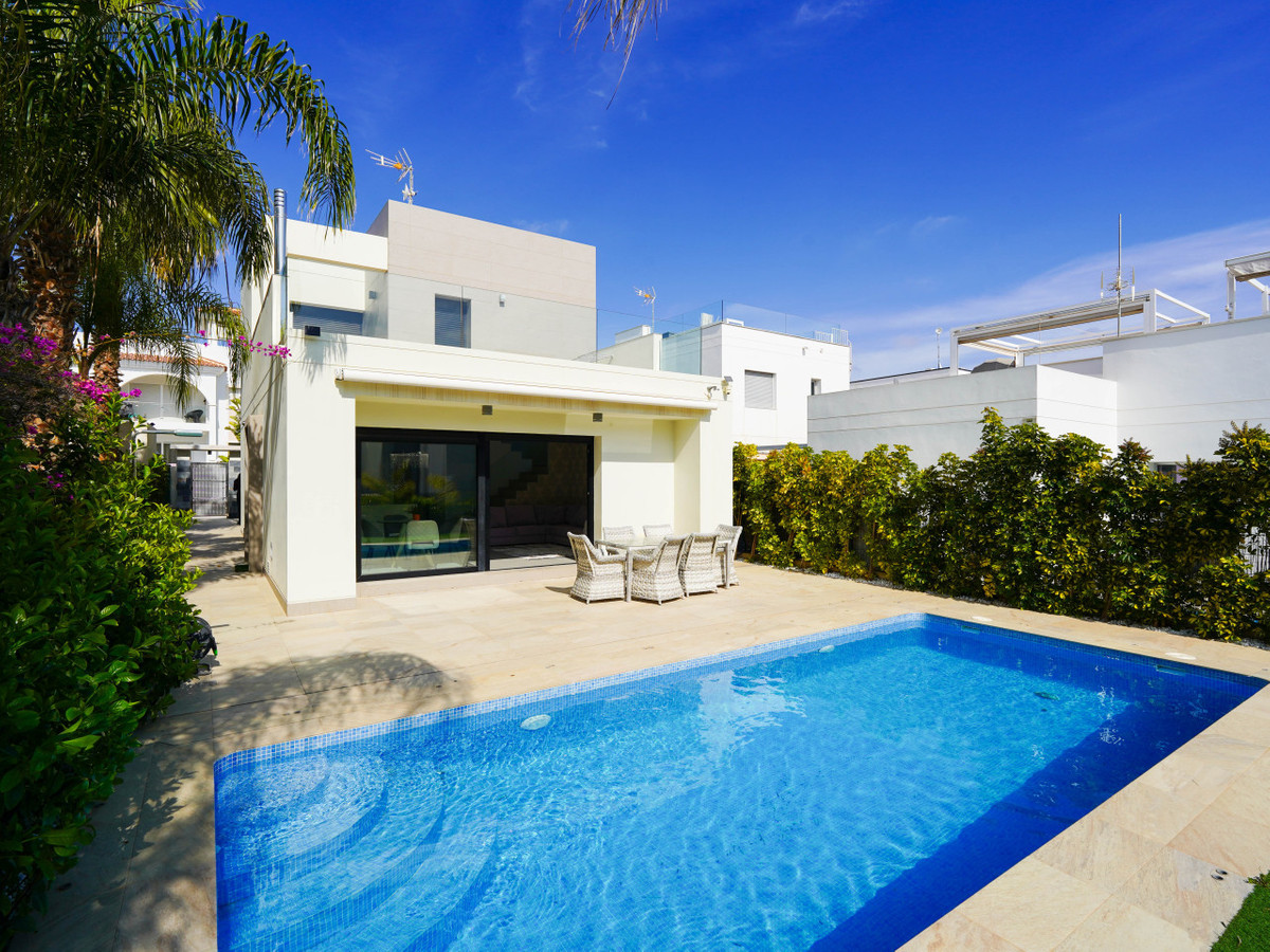 3 Bed Townhouse for sale in Ciudad Quesada Costa Blanca, Alicante, Spain