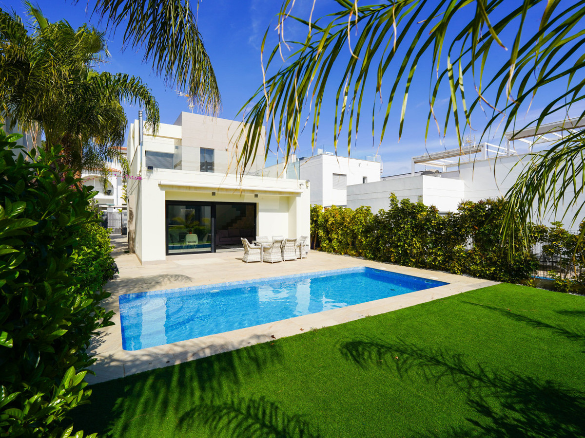3 Bed Townhouse for sale in Ciudad Quesada Costa Blanca, Alicante, Spain