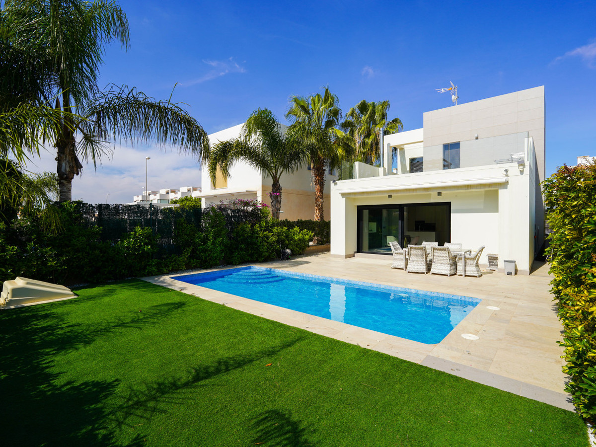 3 Bed Townhouse for sale in Ciudad Quesada Costa Blanca, Alicante, Spain