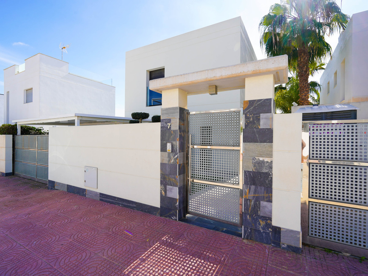 3 Bed Townhouse for sale in Ciudad Quesada Costa Blanca, Alicante, Spain