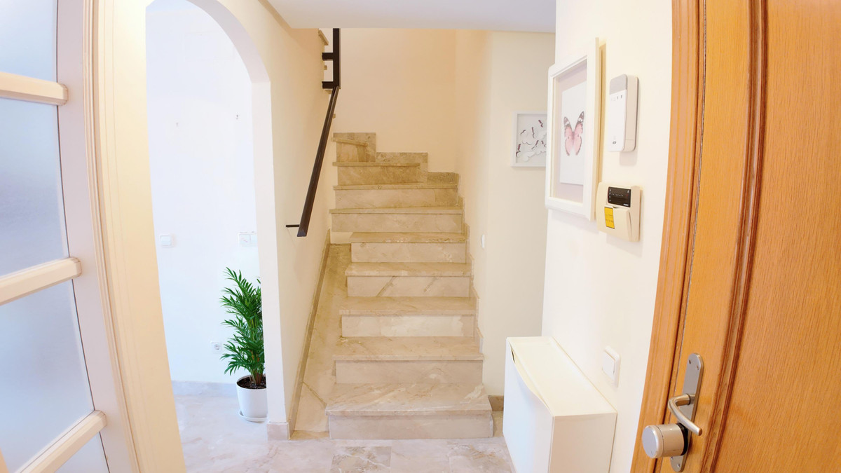 2 Bed Apartment for sale in Estepona Costa Del Sol, Málaga, Spain