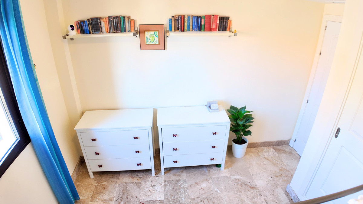 2 Bed Apartment for sale in Estepona Costa Del Sol, Málaga, Spain