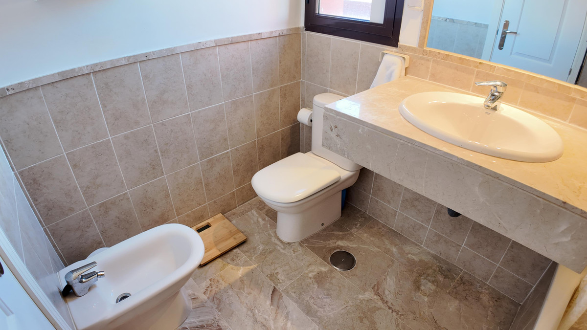 2 Bed Apartment for sale in Estepona Costa Del Sol, Málaga, Spain