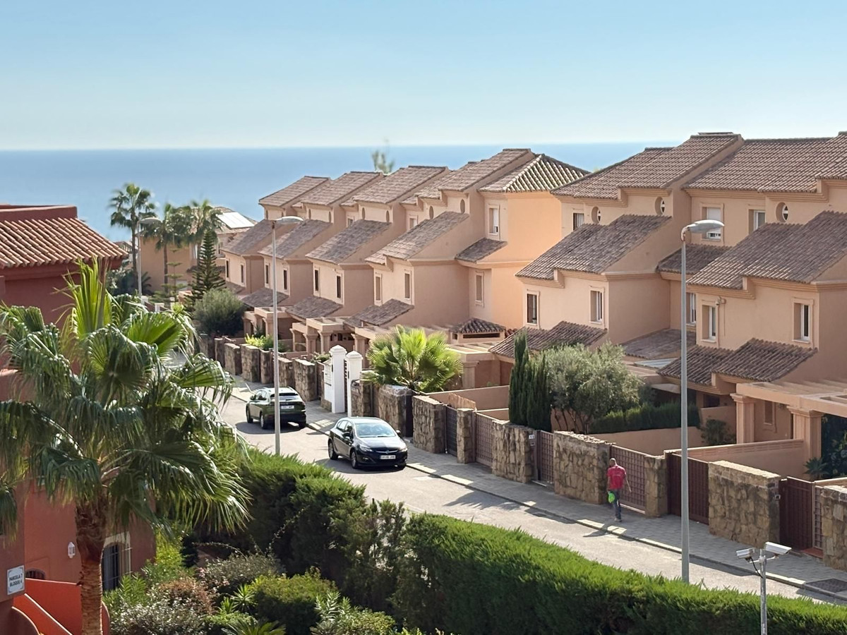 2 Bed Apartment for sale in Estepona Costa Del Sol, Málaga, Spain