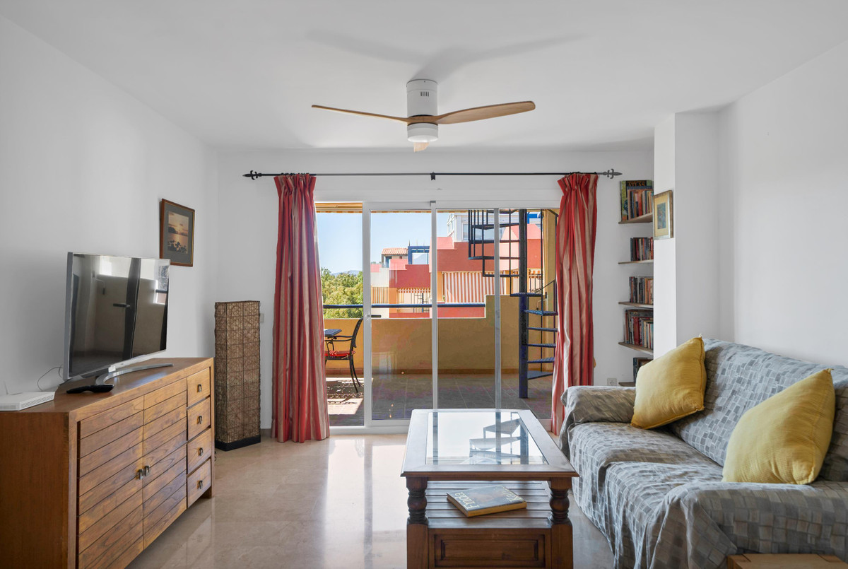 2 Bed Apartment for sale in Estepona Costa Del Sol, Málaga, Spain