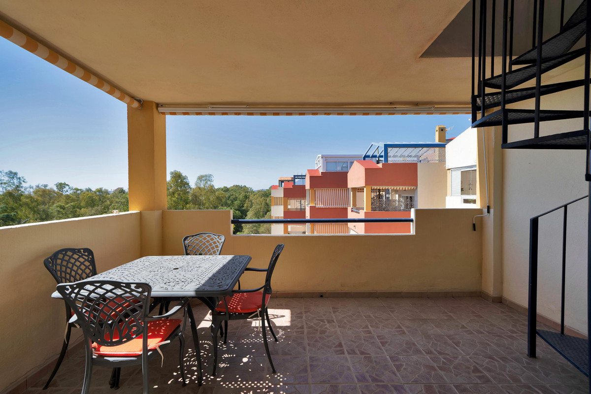 2 Bed Apartment for sale in Estepona Costa Del Sol, Málaga, Spain