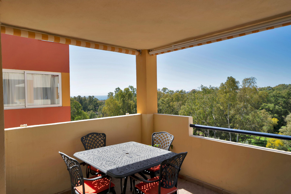 2 Bed Apartment for sale in Estepona Costa Del Sol, Málaga, Spain