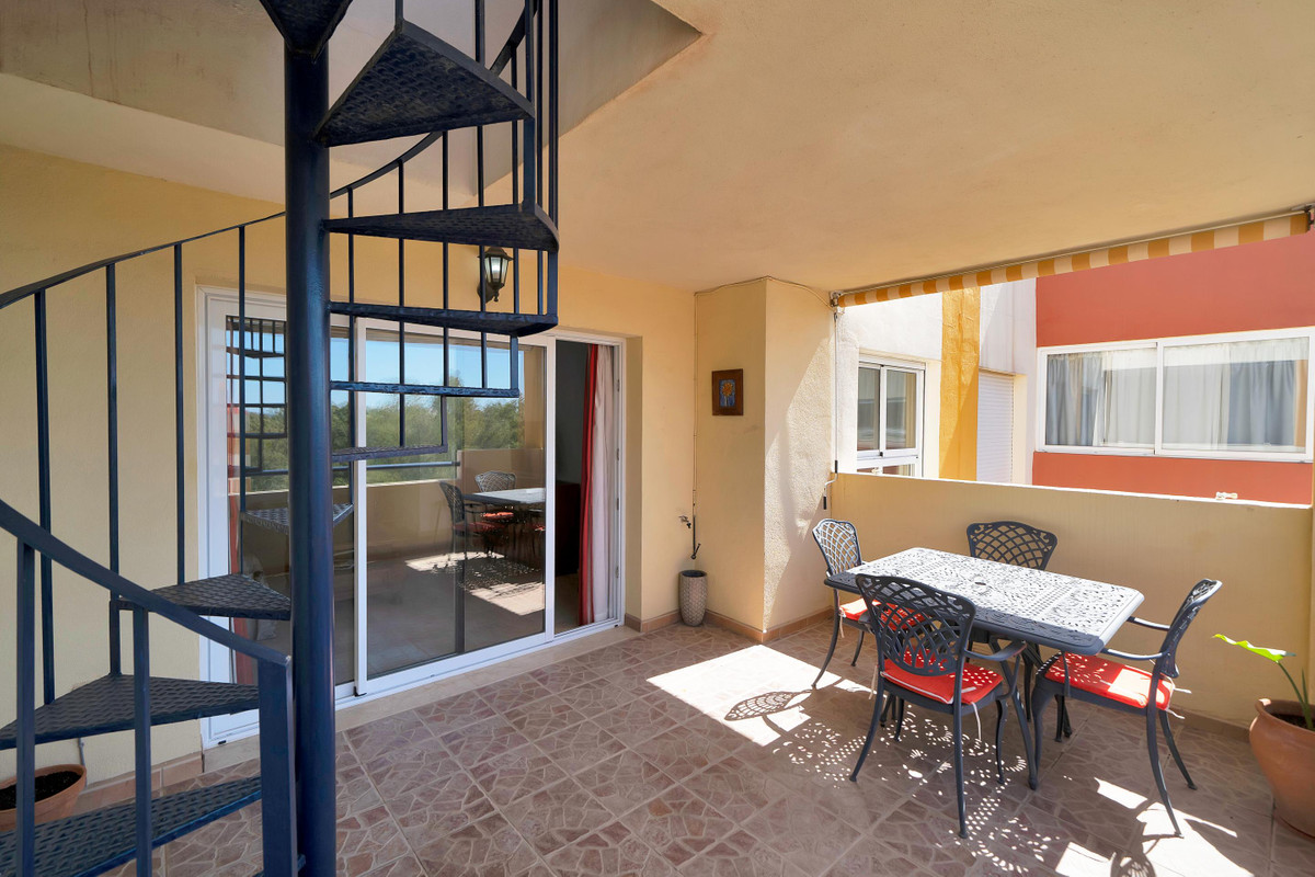 2 Bed Apartment for sale in Estepona Costa Del Sol, Málaga, Spain