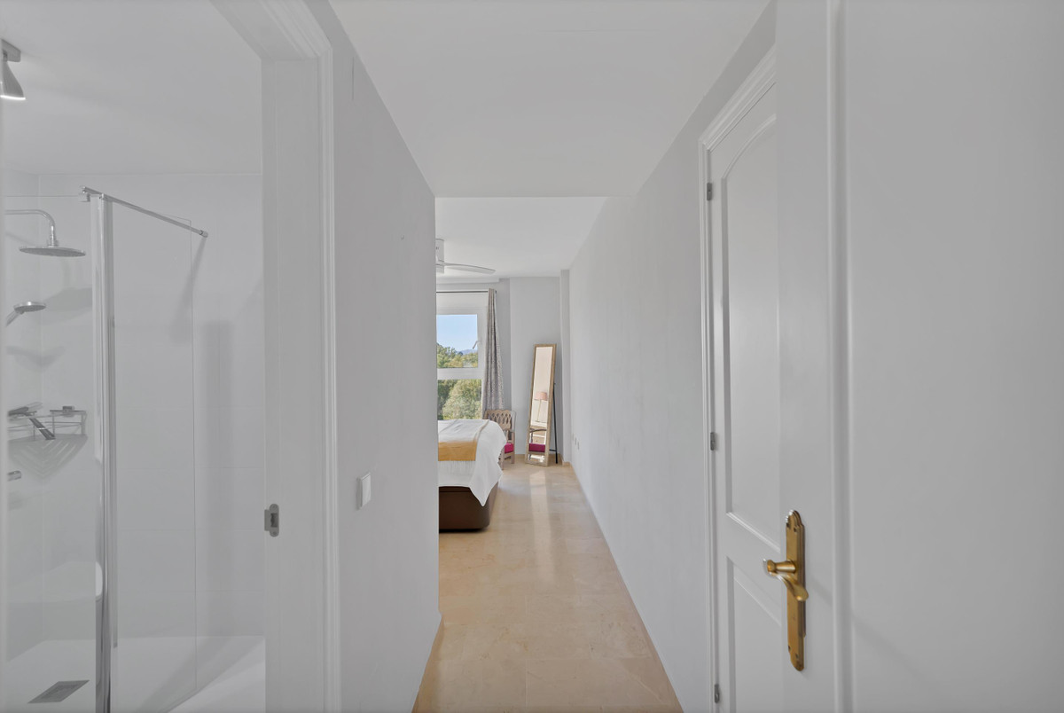 2 Bed Apartment for sale in Estepona Costa Del Sol, Málaga, Spain
