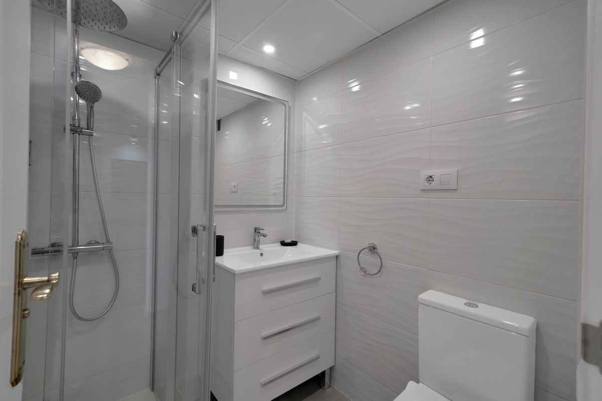 2 Bed Apartment for sale in Estepona Costa Del Sol, Málaga, Spain