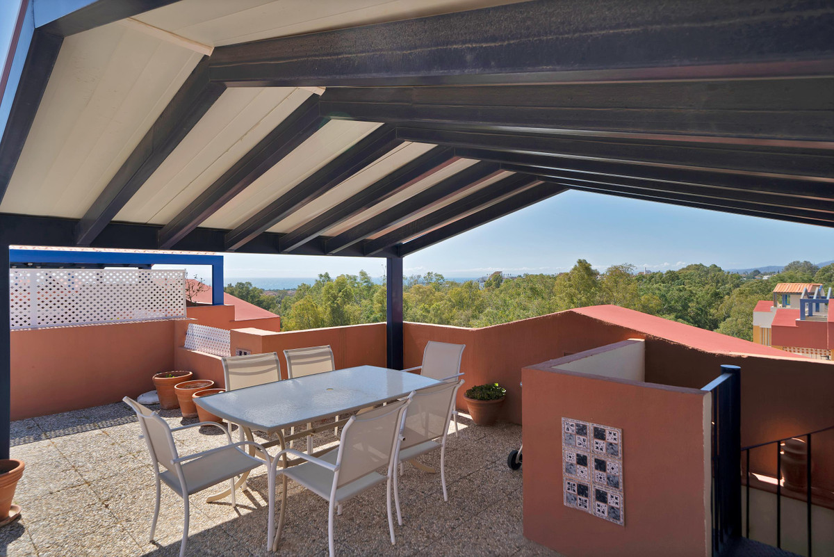 2 Bed Apartment for sale in Estepona Costa Del Sol, Málaga, Spain