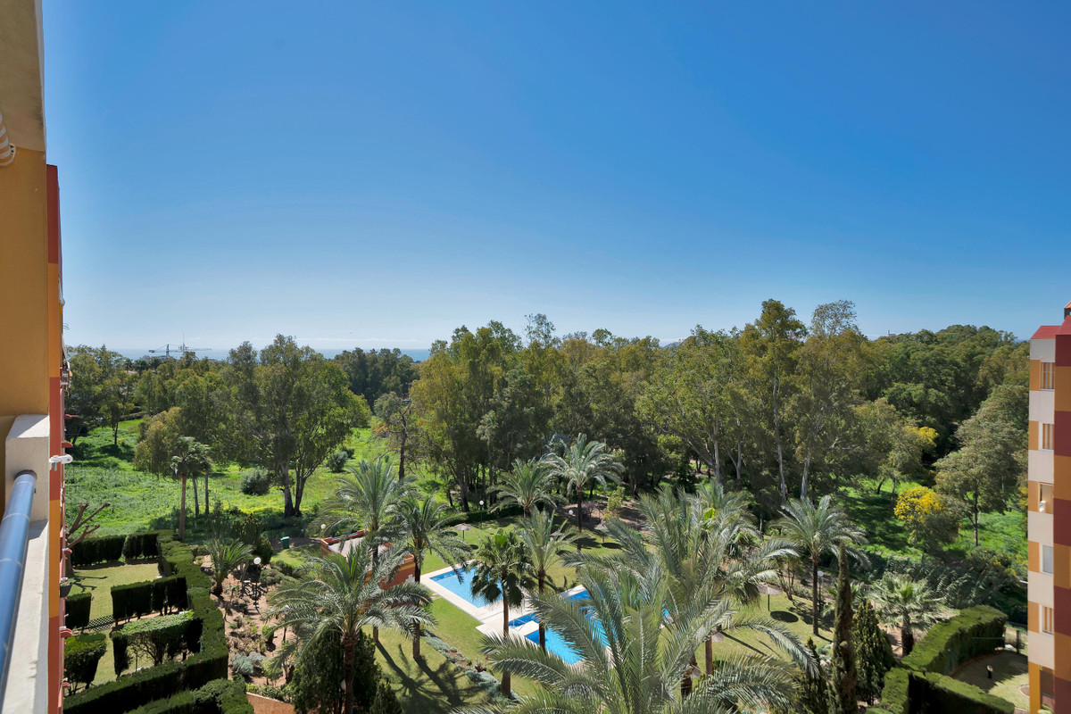 2 Bed Apartment for sale in Estepona Costa Del Sol, Málaga, Spain