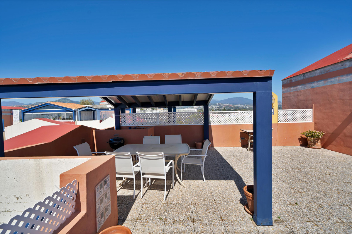 2 Bed Apartment for sale in Estepona Costa Del Sol, Málaga, Spain