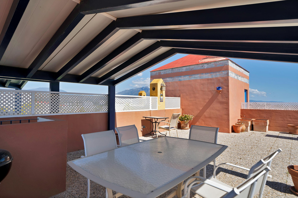 2 Bed Apartment for sale in Estepona Costa Del Sol, Málaga, Spain