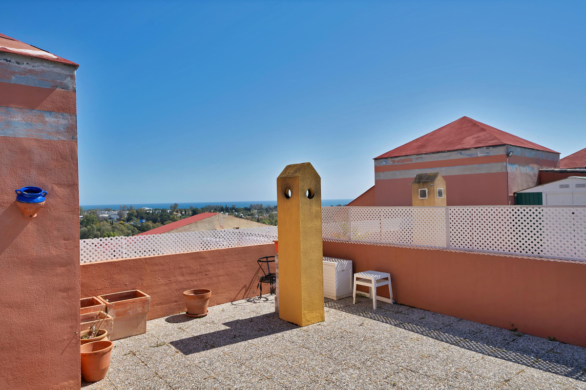 2 Bed Apartment for sale in Estepona Costa Del Sol, Málaga, Spain