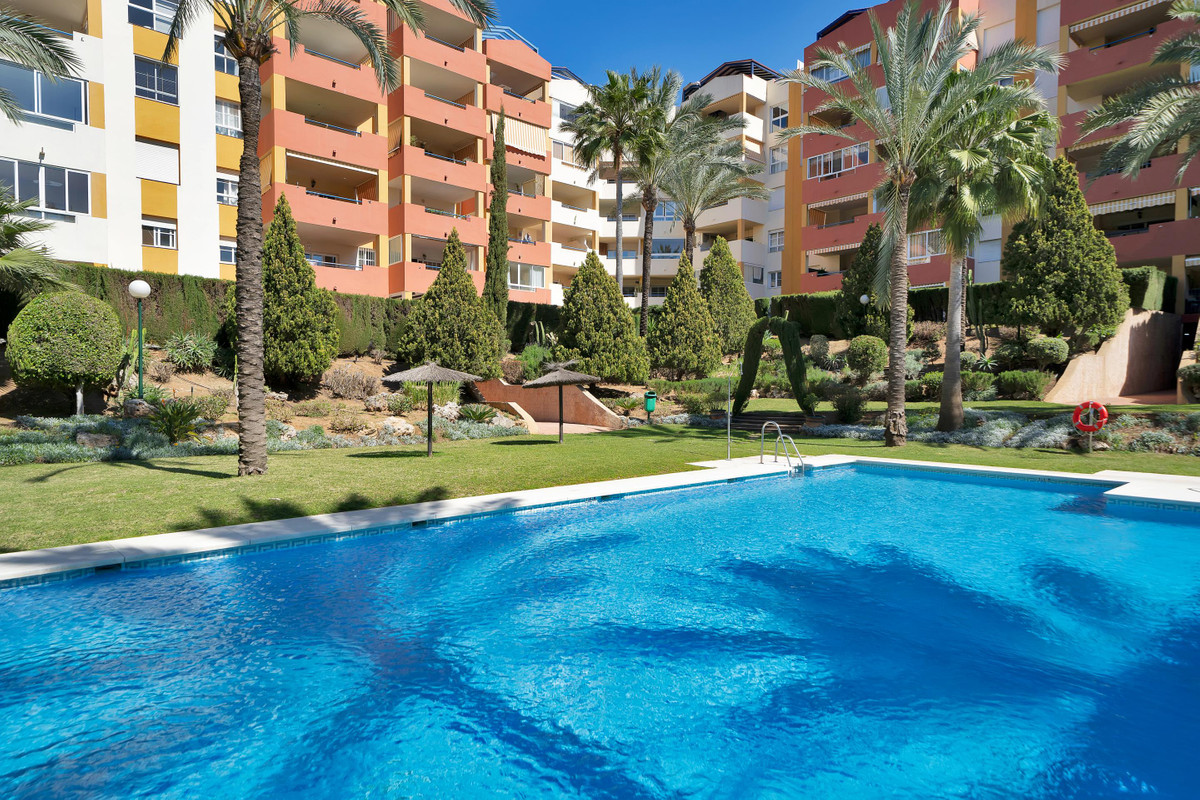 2 Bed Apartment for sale in Estepona Costa Del Sol, Málaga, Spain