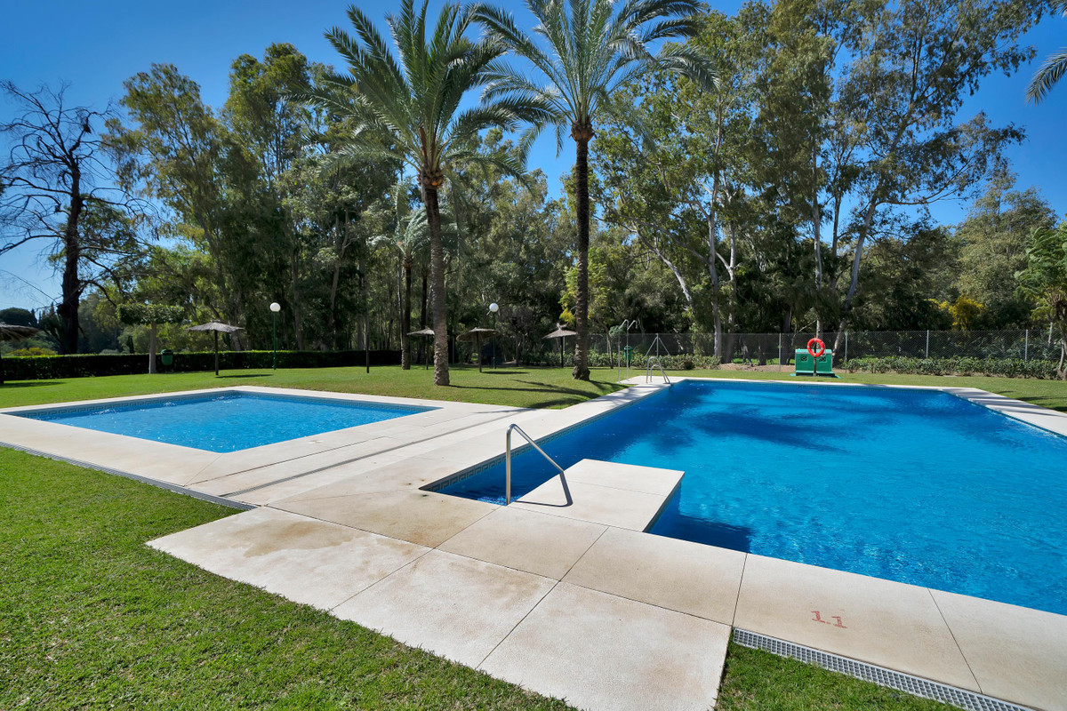 2 Bed Apartment for sale in Estepona Costa Del Sol, Málaga, Spain