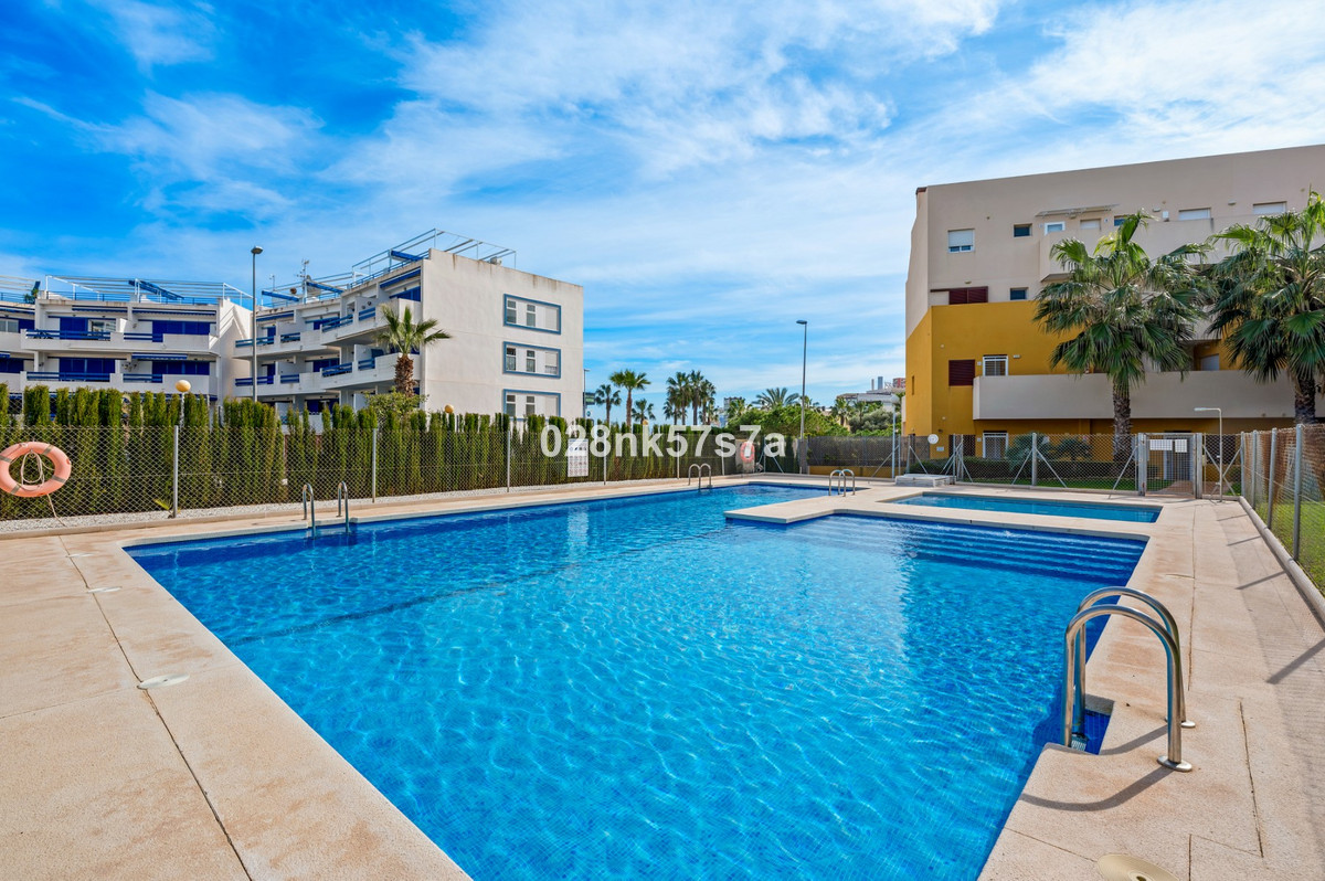 Se vende Ático de 2 dormitorios en Costa Blanca, Alicante, España