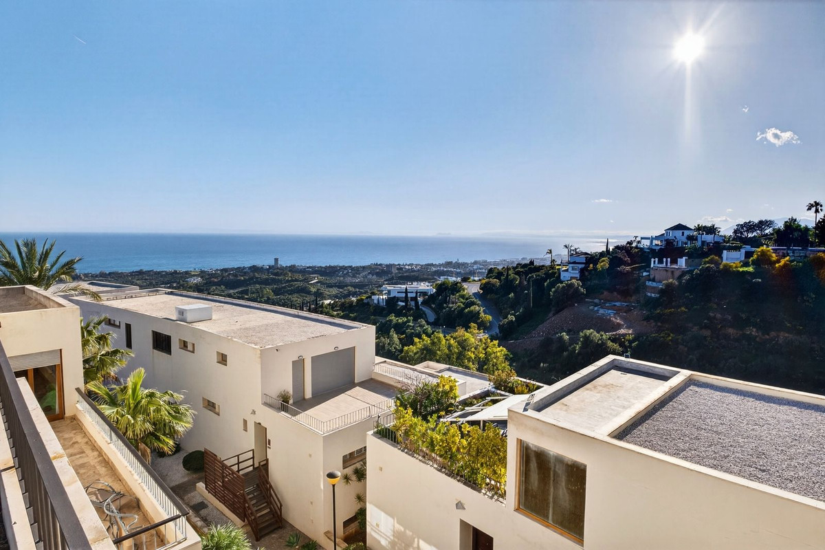 3 Bed Apartment for sale in Altos De Los Monteros Costa Del Sol, Málaga, Spain