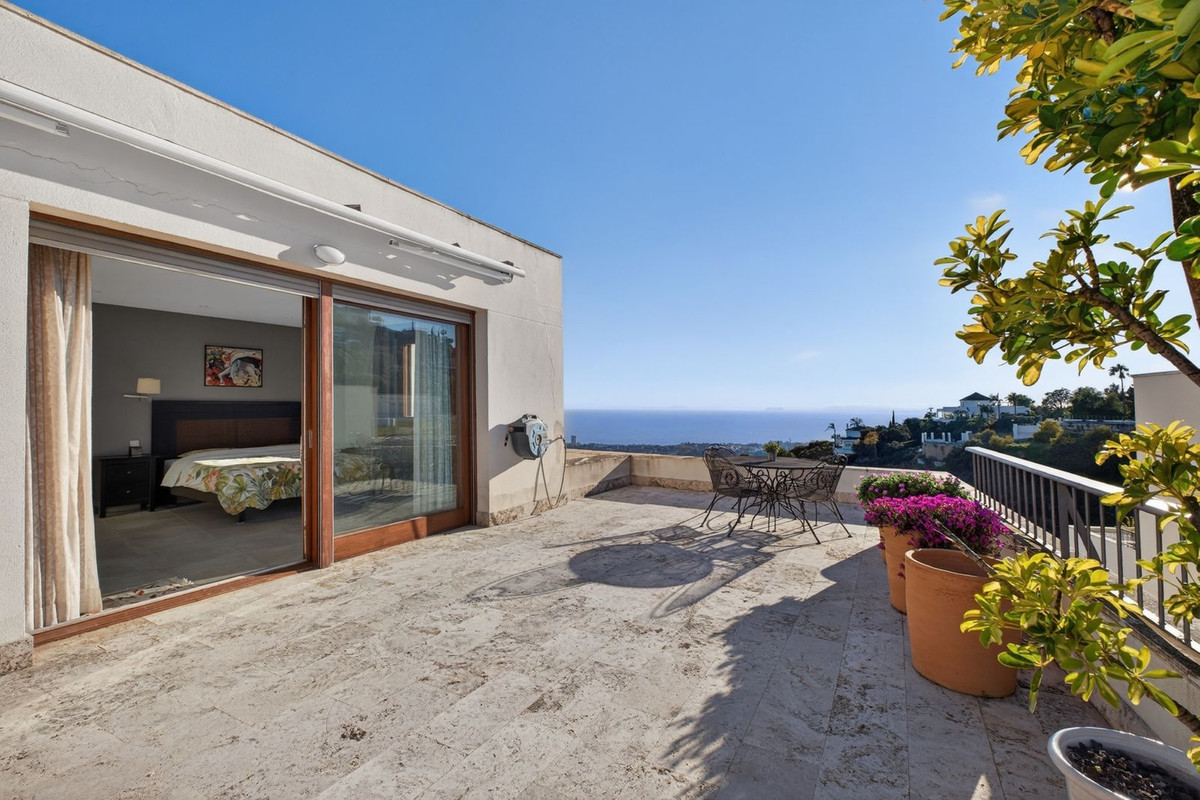 3 Bed Apartment for sale in Altos De Los Monteros Costa Del Sol, Málaga, Spain