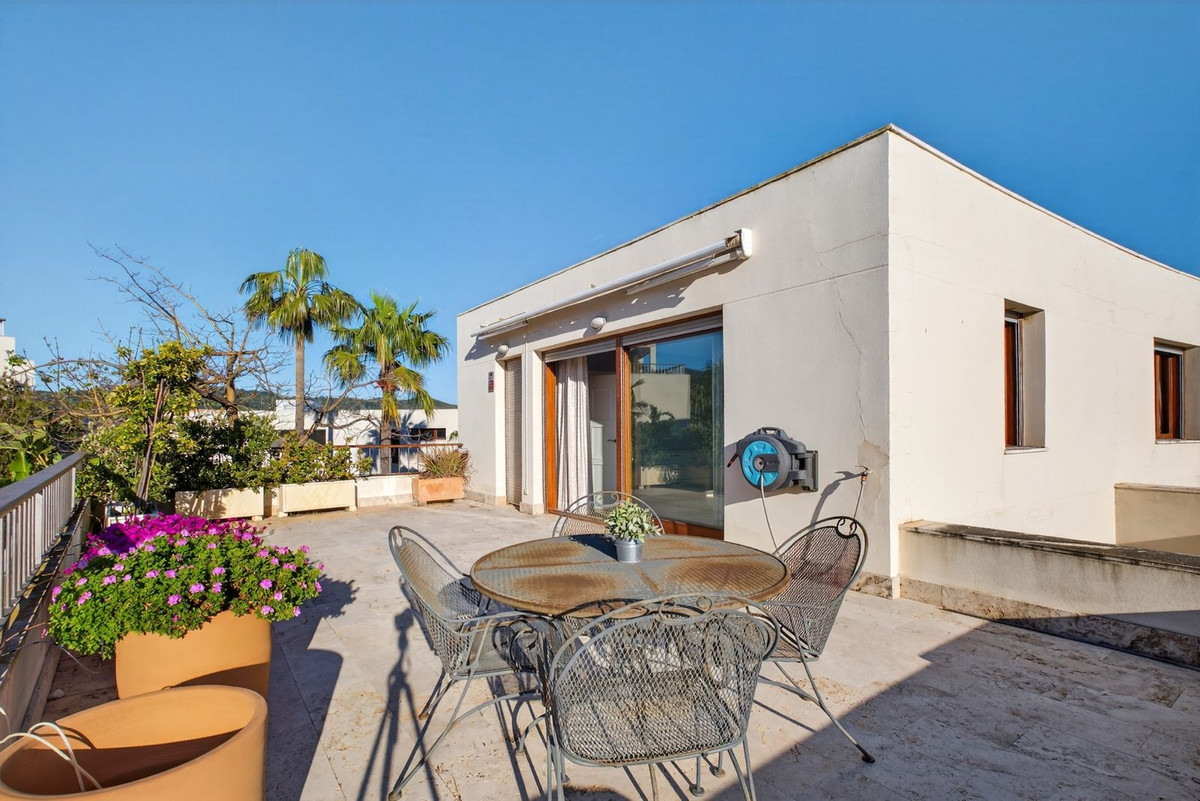 3 Bed Apartment for sale in Altos De Los Monteros Costa Del Sol, Málaga, Spain