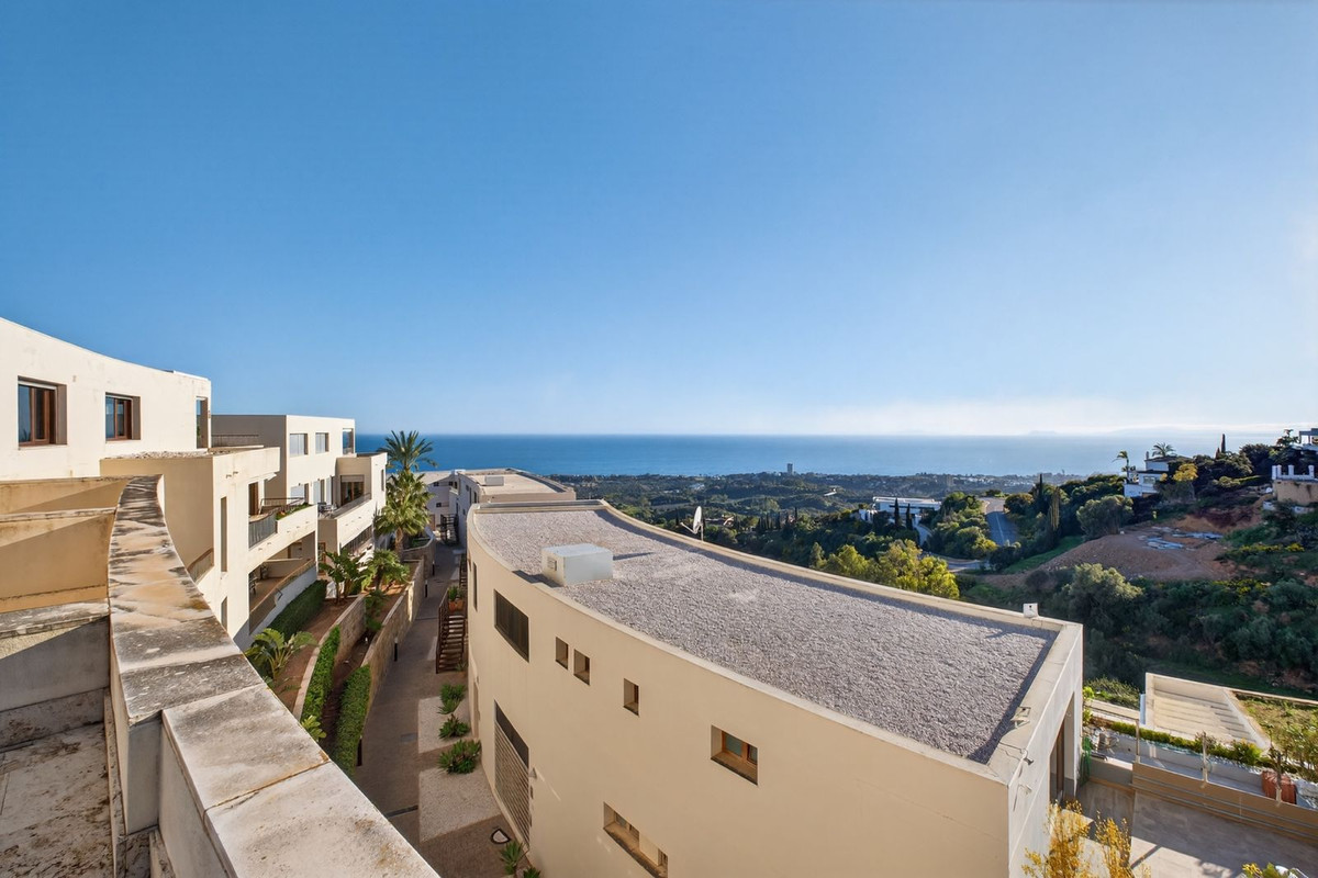 3 Bed Apartment for sale in Altos De Los Monteros Costa Del Sol, Málaga, Spain