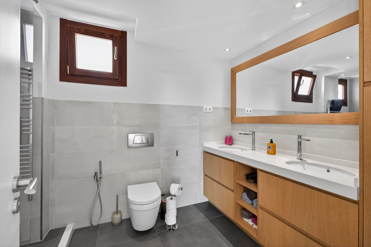 3 Bed Apartment for sale in Altos De Los Monteros Costa Del Sol, Málaga, Spain