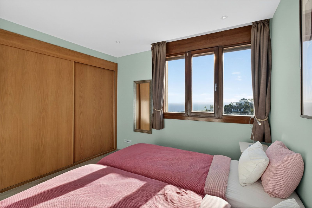 3 Bed Apartment for sale in Altos De Los Monteros Costa Del Sol, Málaga, Spain