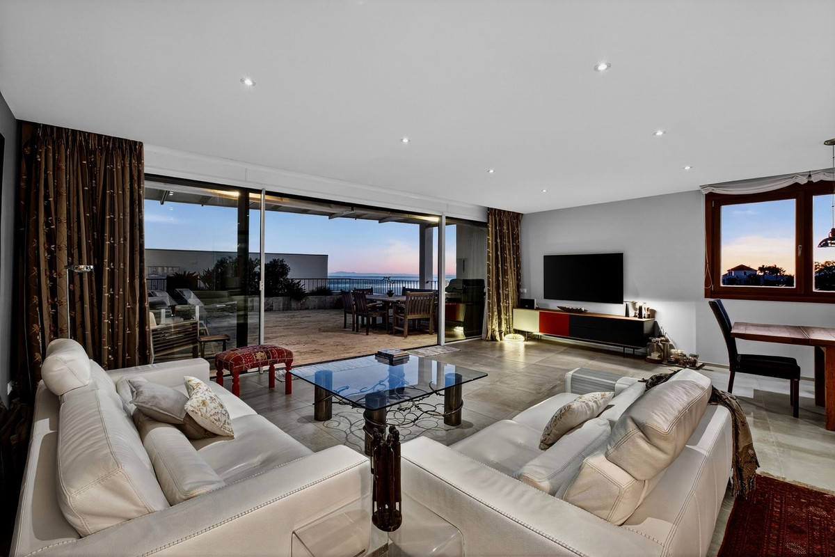 3 Bed Apartment for sale in Altos De Los Monteros Costa Del Sol, Málaga, Spain