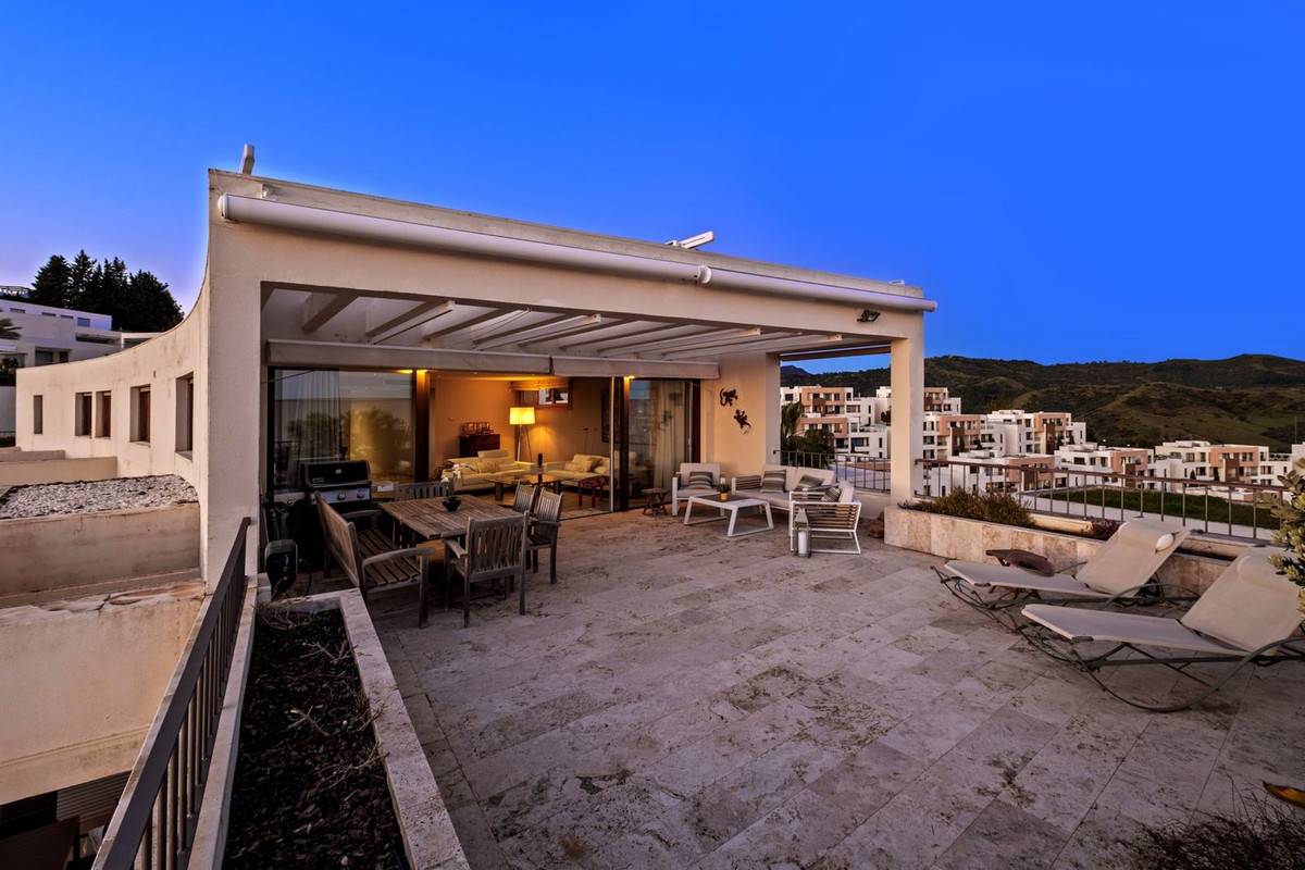 3 Bed Apartment for sale in Altos De Los Monteros Costa Del Sol, Málaga, Spain